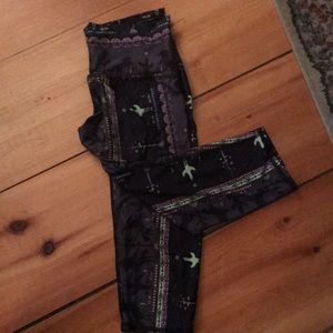 Teeki Capris - SIZE SMALL